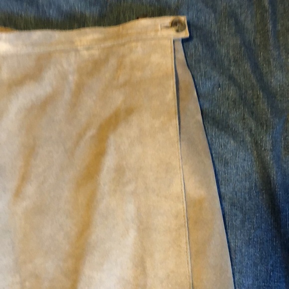 Gap Grey Suede wrap skirt - Size 10 - Picture 7 of 15